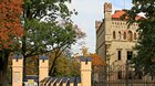 Neogotický kaštieľ - exteriér